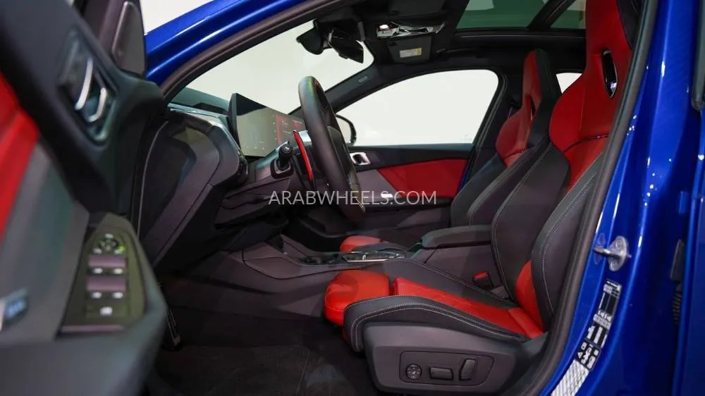 بي إم دبليو الفئة الأولى 2025 for Sale in أبو ظبي Image-12