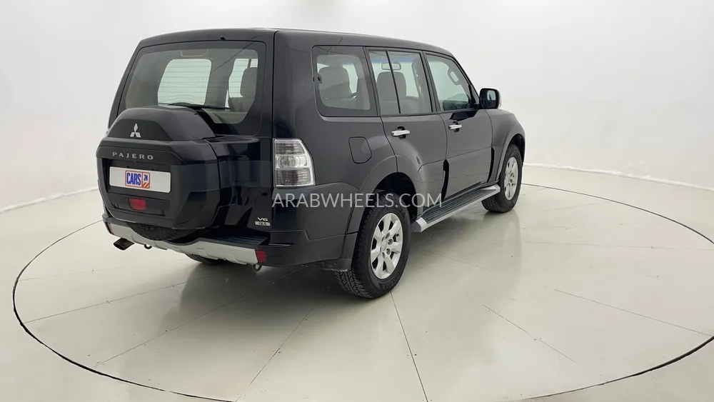 Mitsubishi Pajero 2016 for Sale in Dubai Image-3