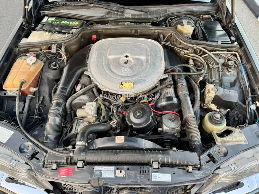 Mercedes Benz 560 1990 for Sale in Dubai Image-13