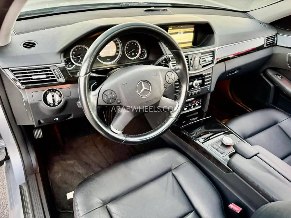 Mercedes Benz E Class 2009 for Sale in Dubai Image-8