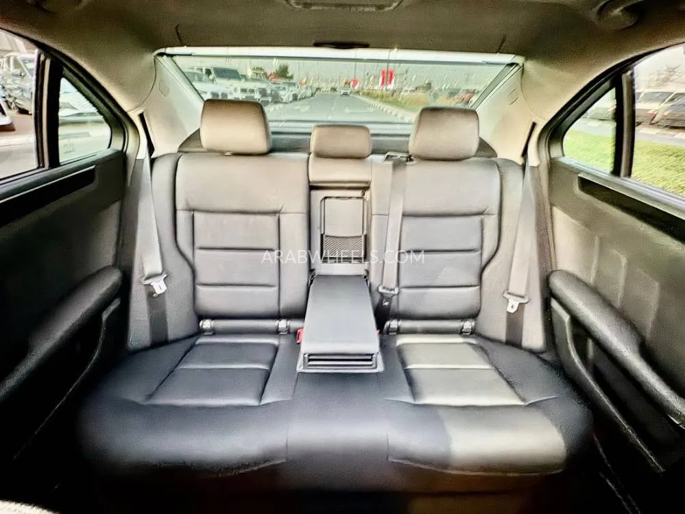 Mercedes Benz E Class 2009 for Sale in Dubai Image-12
