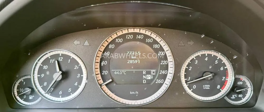 Mercedes Benz E Class 2010 for Sale in Dubai Image-16