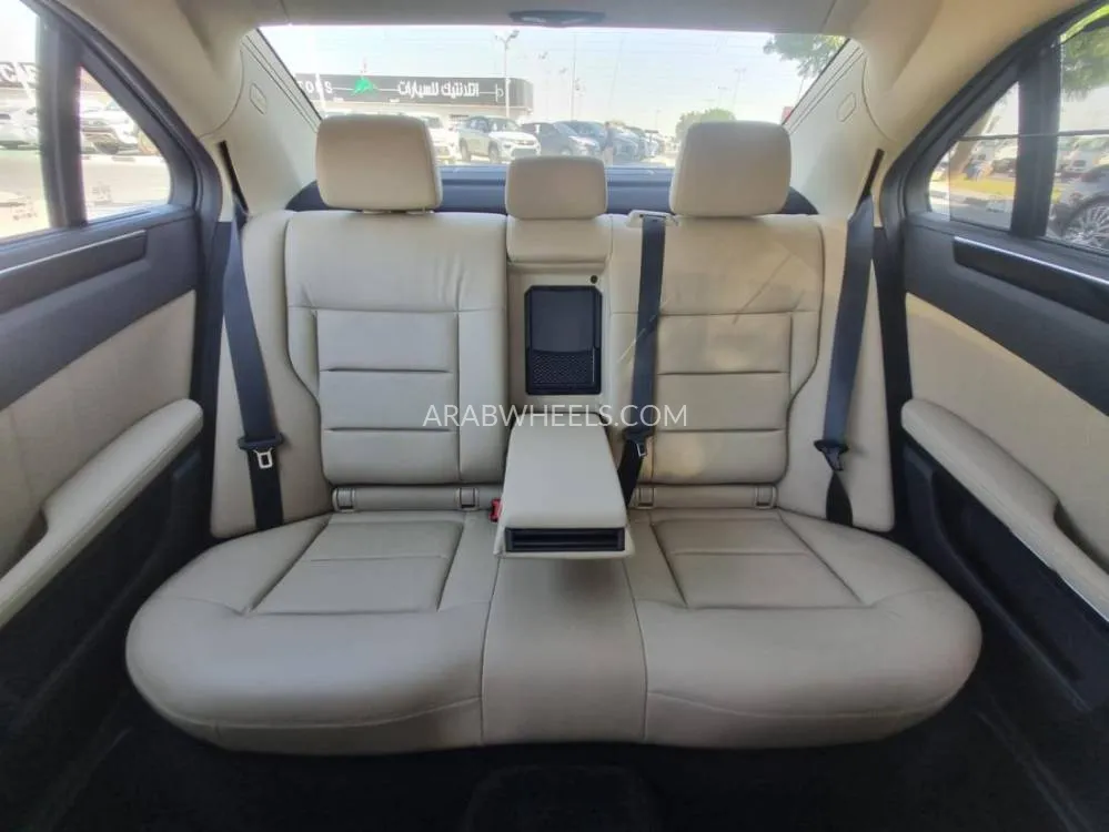 Mercedes Benz E Class 2011 for Sale in Dubai Image-7