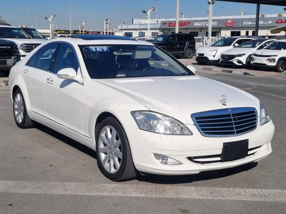 Mercedes Benz CLS Class 2007 for Sale in Dubai Image-2