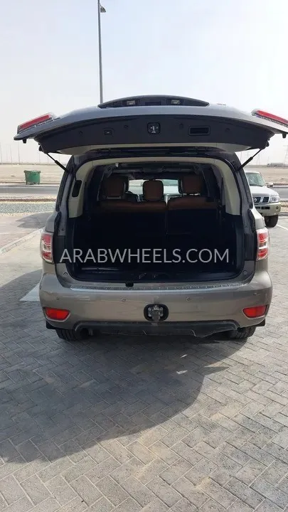 Nissan Patrol 2015 for Sale in Abu Dhabi Image-13