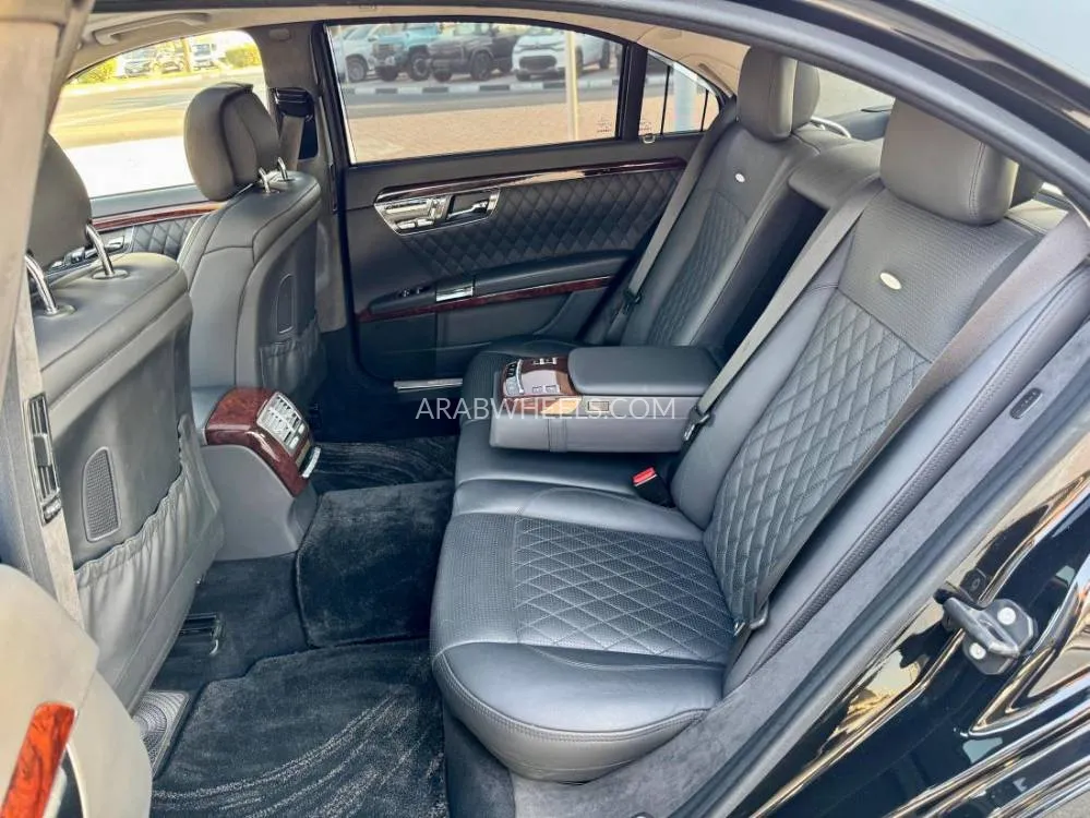 Mercedes Benz CLS Class 2010 for Sale in Dubai Image-10