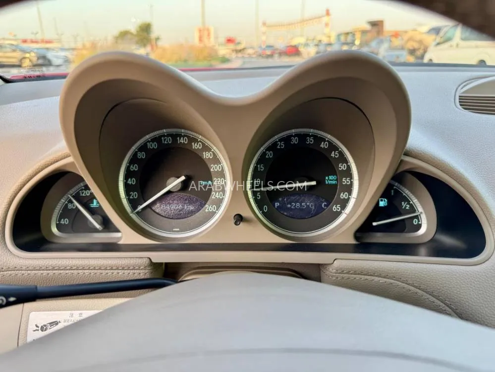 Mercedes Benz SL Class 2004 for Sale in Dubai Image-13