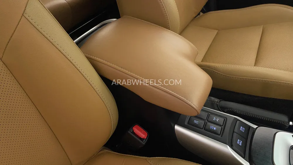 Toyota Fortuner 2020 for Sale in Dubai Image-36