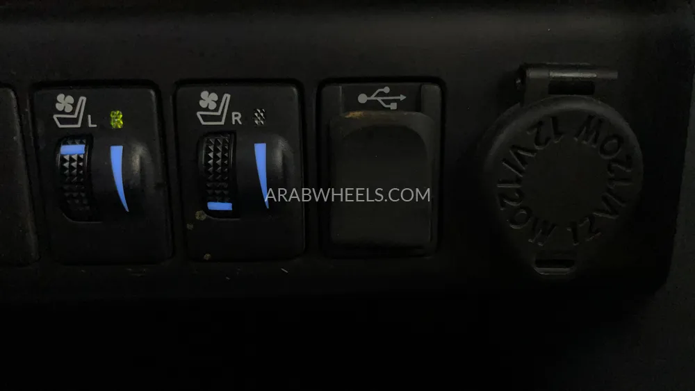 Toyota Fortuner 2020 for Sale in Dubai Image-47