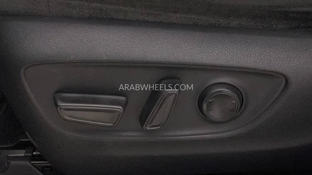 تويوتا لاند كروزر 2024 for Sale in دبي Image-22