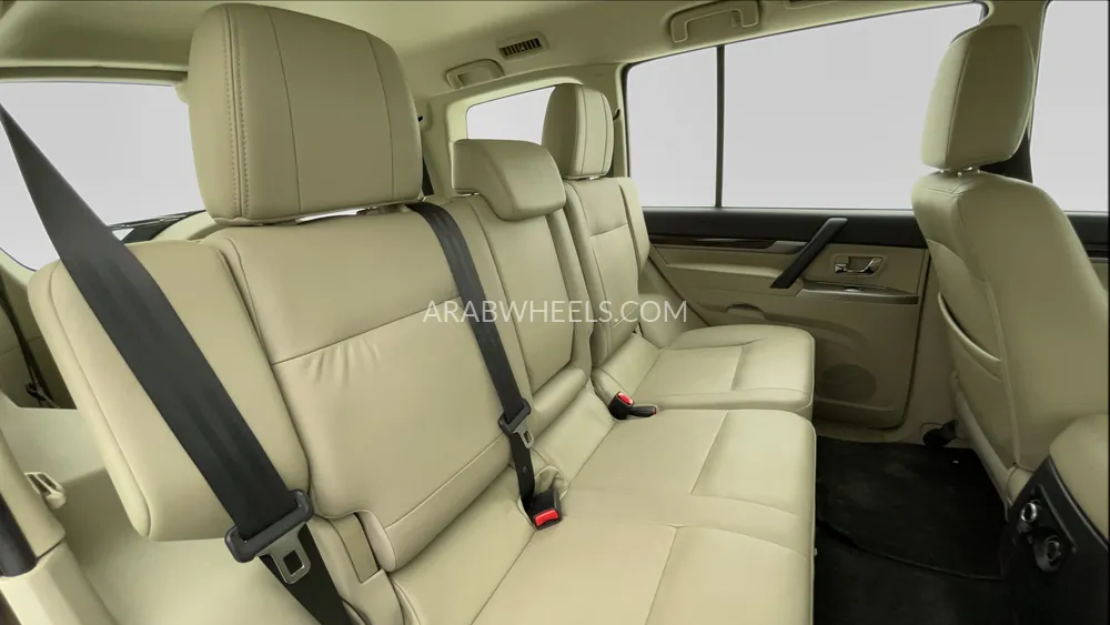 Mitsubishi Pajero 2017 for Sale in Dubai Image-25