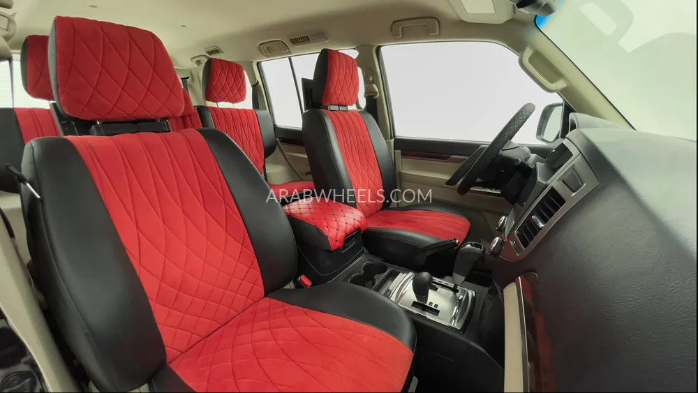 Mitsubishi Pajero 2020 for Sale in Dubai Image-24