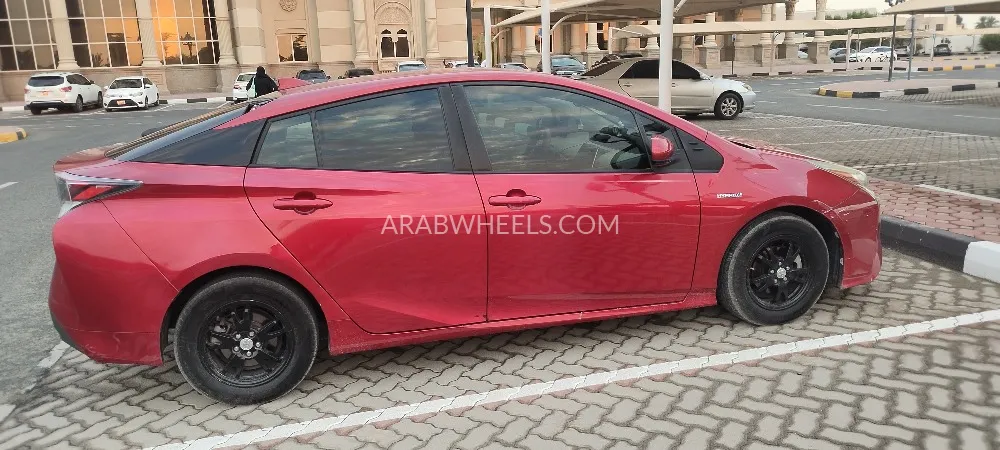 Toyota Prius 2016 for Sale in Sharjah Image-3