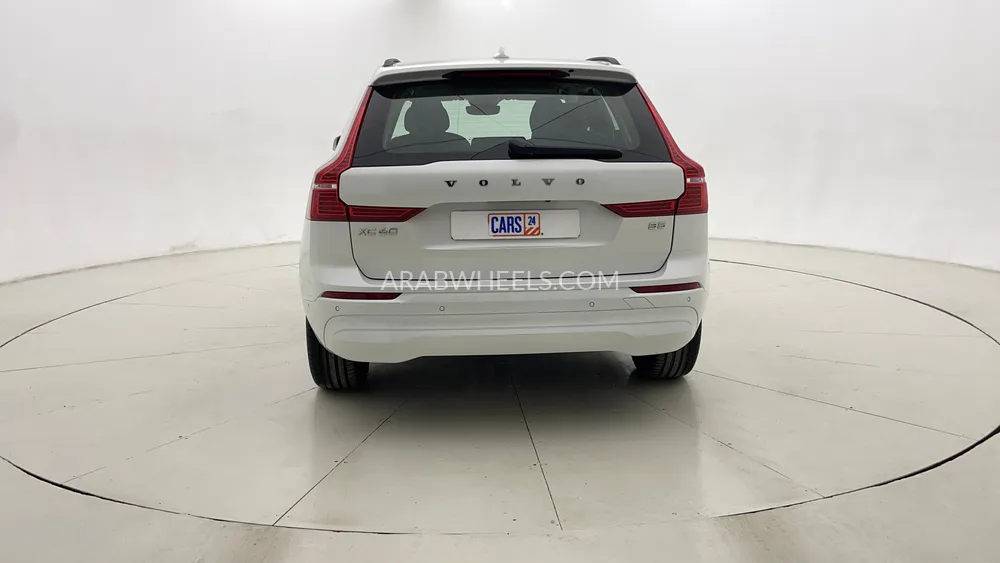 Volvo XC60 2023 for Sale in Dubai Image-4