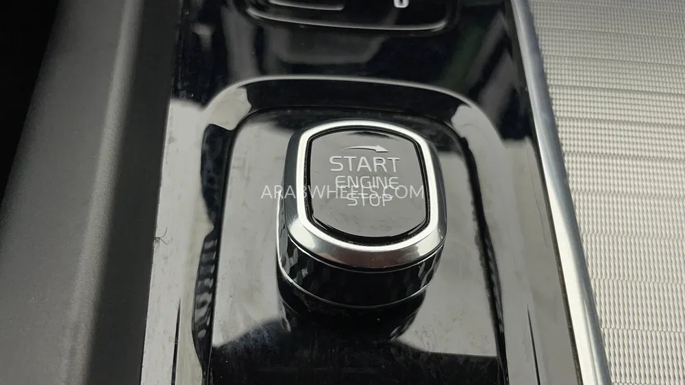 Volvo XC60 2023 for Sale in Dubai Image-23