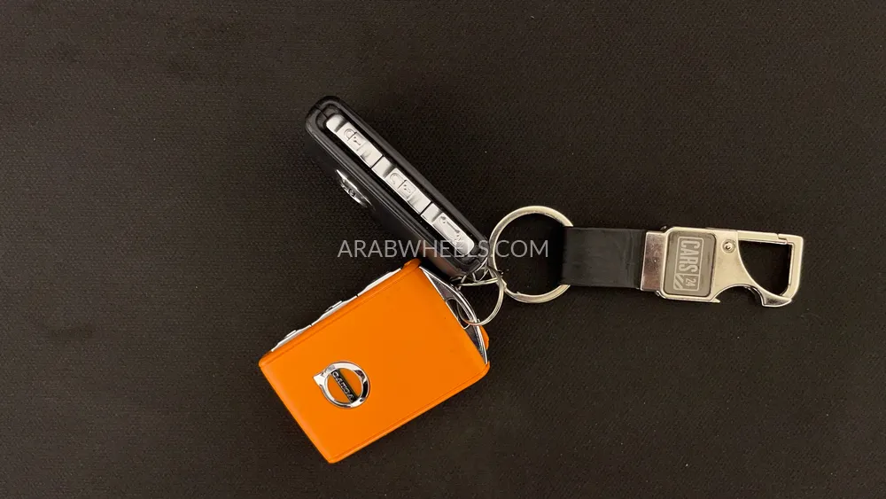 Volvo XC60 2023 for Sale in Dubai Image-30