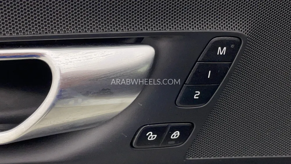 Volvo XC60 2023 for Sale in Dubai Image-46