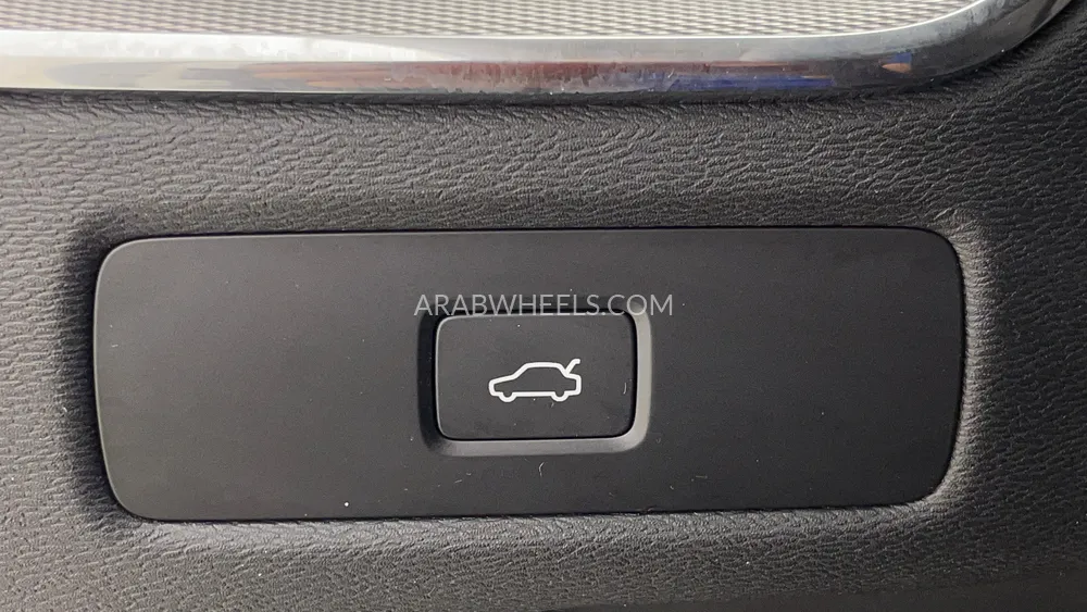 Volvo XC60 2023 for Sale in Dubai Image-47