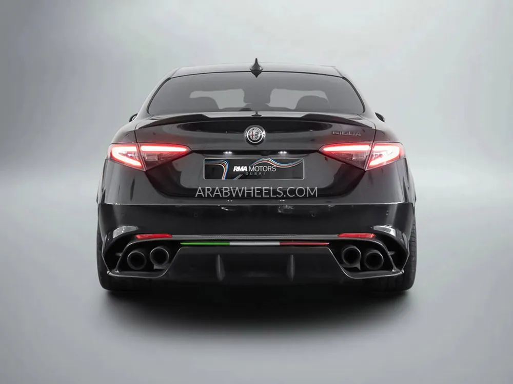 Alfa Romeo Giulia 2020 for Sale in Dubai Image-4