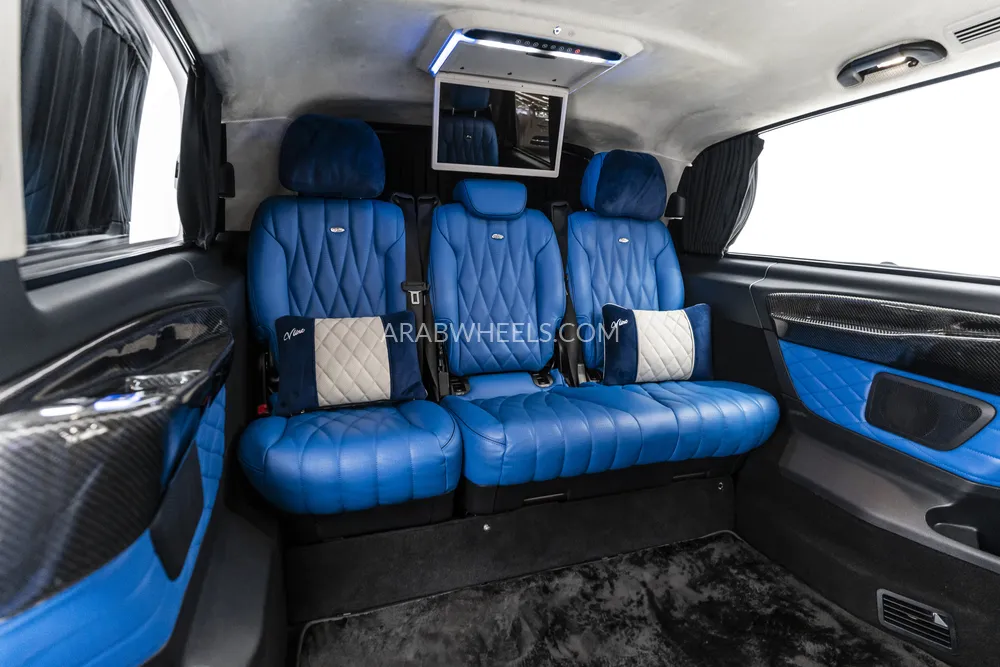 Mercedes Benz V Class 2022 for Sale in Dubai Image-2