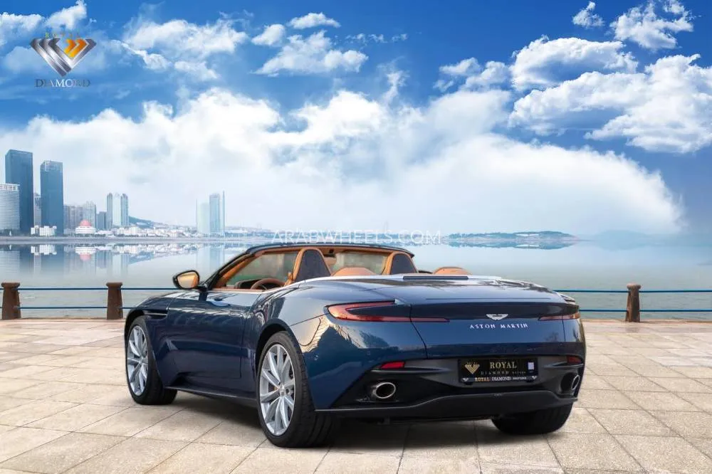 Aston Martin DB11 2022 for Sale in Dubai Image-5