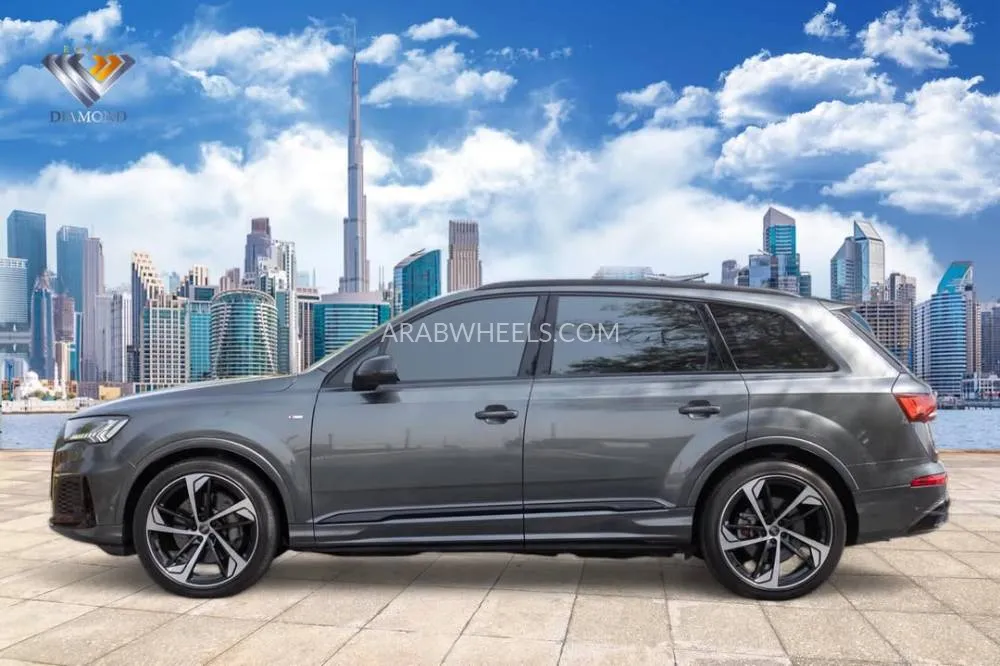 أودي Q7 2021 for Sale in دبي Image-7