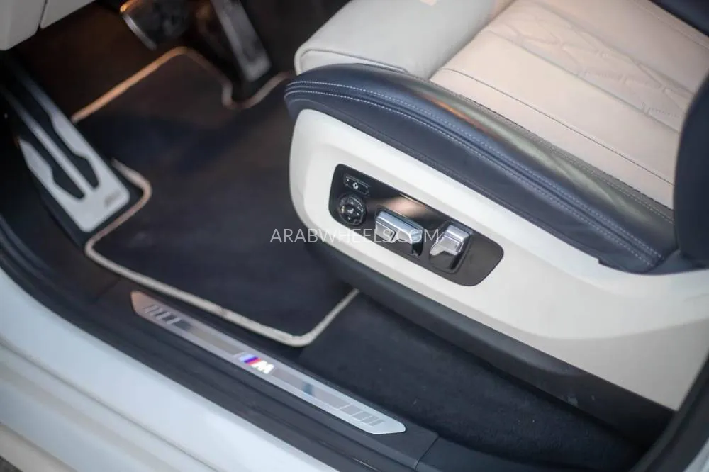 BMW X7 2020 for Sale in Dubai Image-8