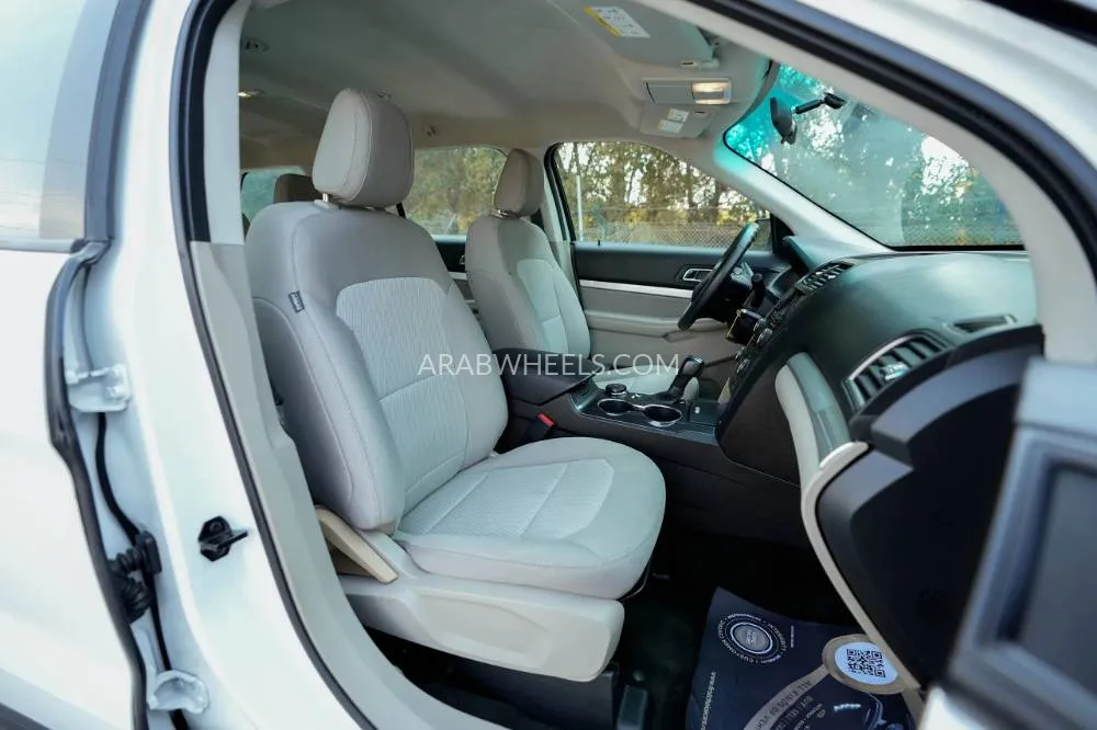 Ford Explorer 2020 for Sale in Sharjah Image-11