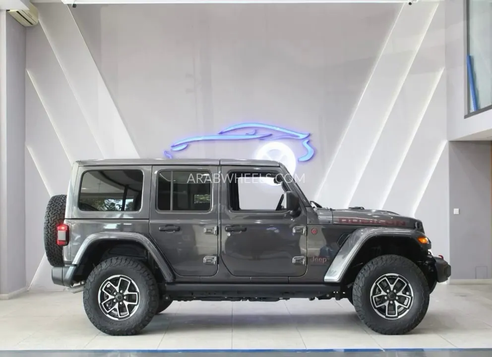 Jeep Wrangler 2024 for Sale in Dubai Image-3