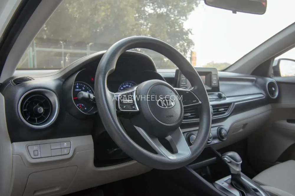 Kia Cerato 2022 for Sale in Sharjah Image-14