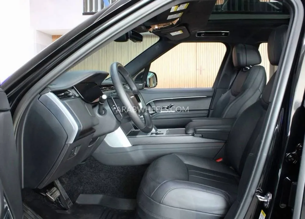 Land Rover Range Rover 2025 for Sale in Dubai Image-6