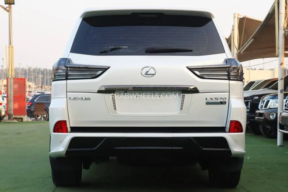 Lexus LX 2019 for Sale in Sharjah Image-4