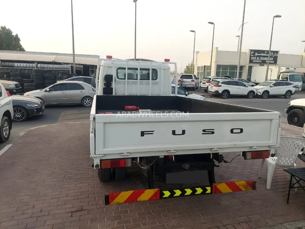 Mitsubishi Fuso 2018 for Sale in Sharjah Image-7