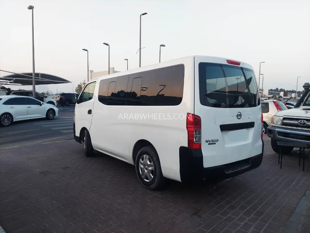 Nissan Urvan 2015 for Sale in Sharjah Image-5