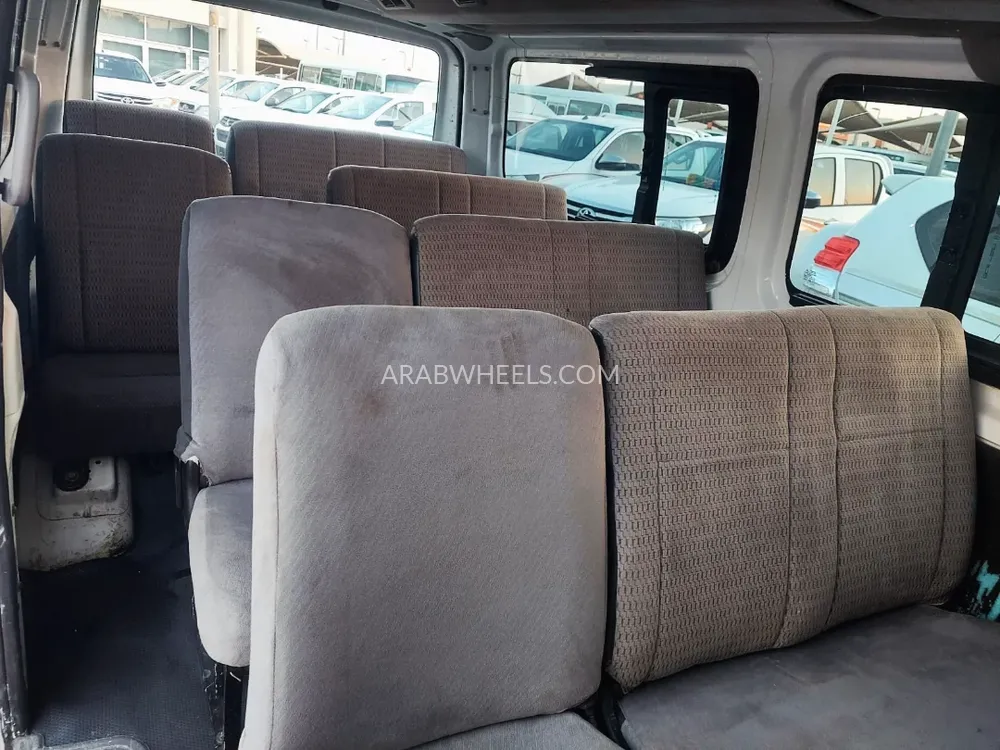 Nissan Urvan 2015 for Sale in Sharjah Image-10