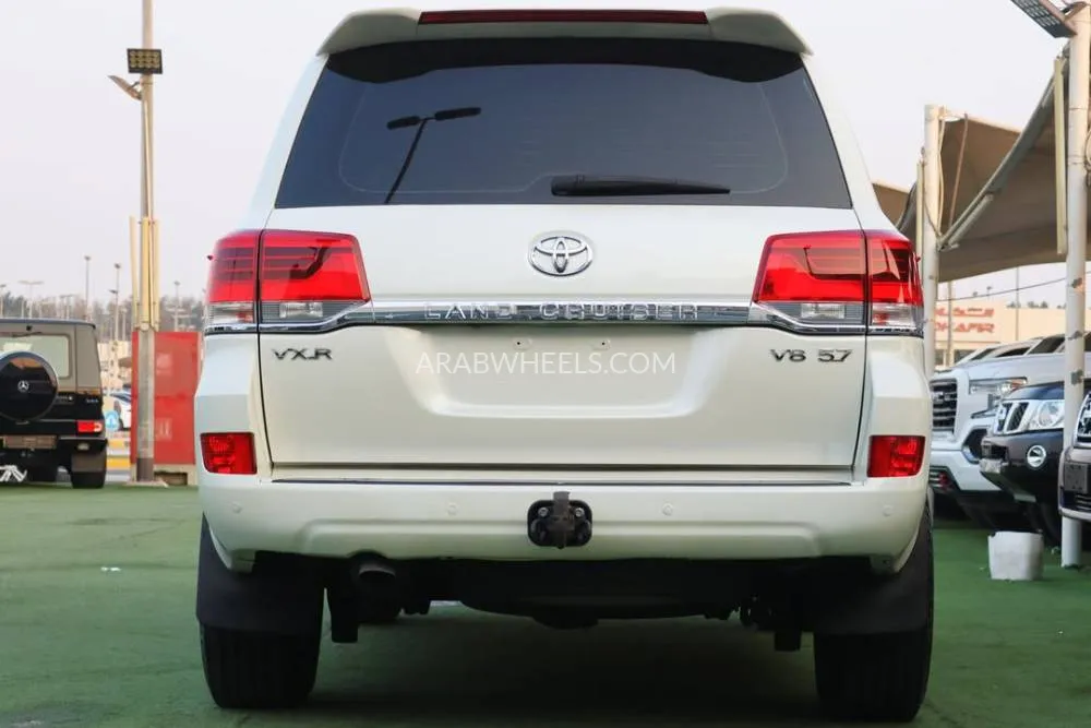 Toyota Land Cruiser 2019 for Sale in Sharjah Image-3