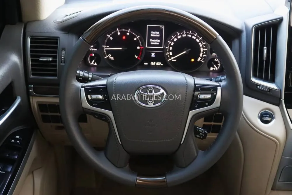 Toyota Land Cruiser 2019 for Sale in Sharjah Image-7