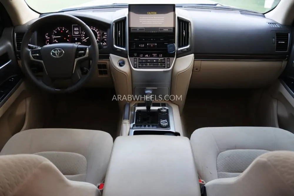 Toyota Land Cruiser 2019 for Sale in Sharjah Image-8