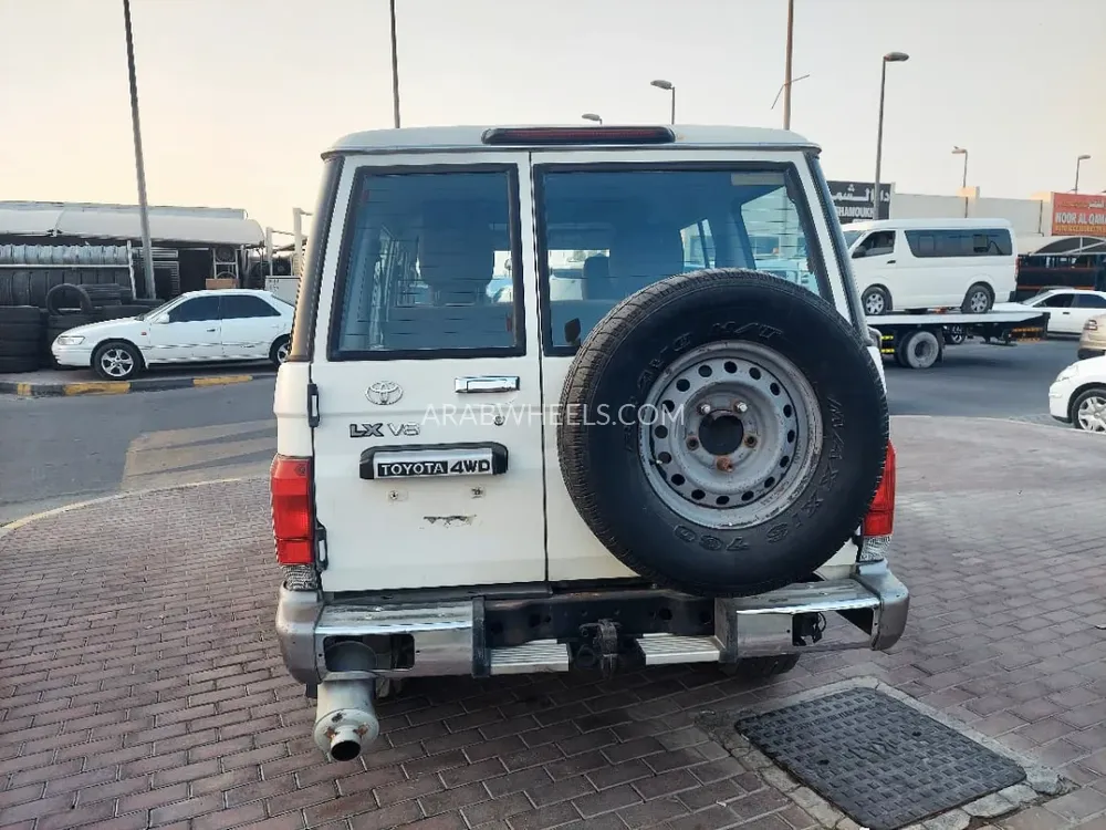 تويوتا لاند كروزر 70 سيريز 2019 for Sale in الشارقة Image-5