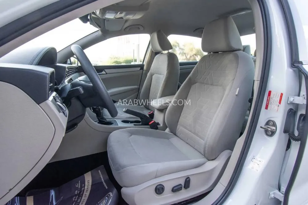 Volkswagen Passat 2022 for Sale in Sharjah Image-9