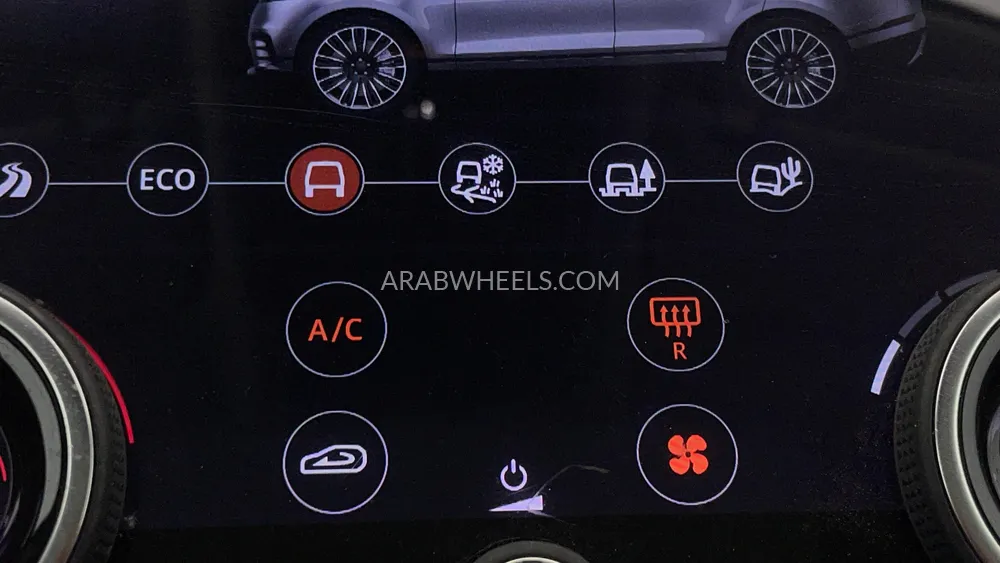 لاند روفر رينج روفر فيلار 2018 for Sale in دبي Image-48