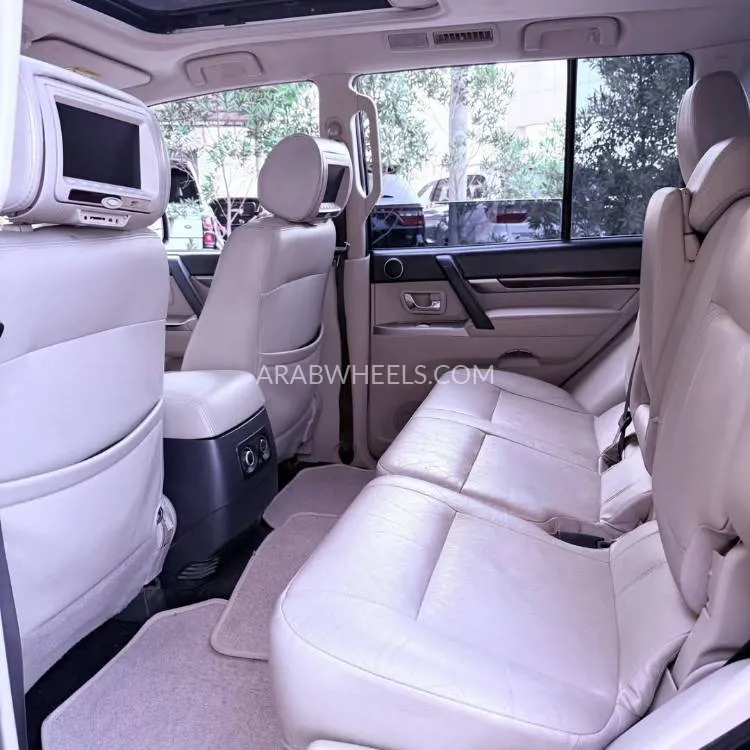 Mitsubishi Pajero 2014 for Sale in Ajman Image-5