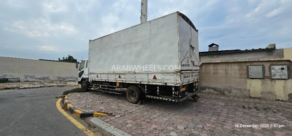 Mitsubishi Super Great 2012 for Sale in Ajman Image-3