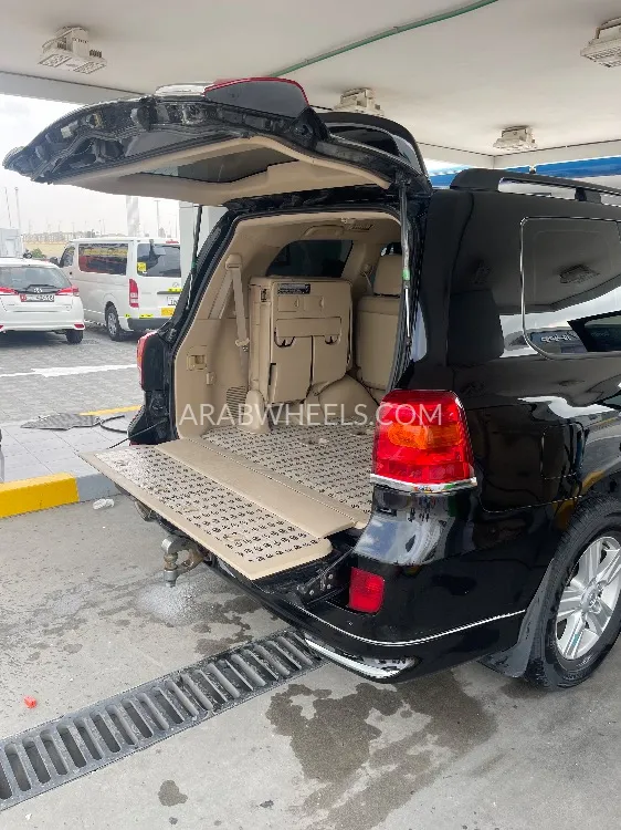 تويوتا لاند كروزر 2012 for Sale in أبو ظبي Image-3