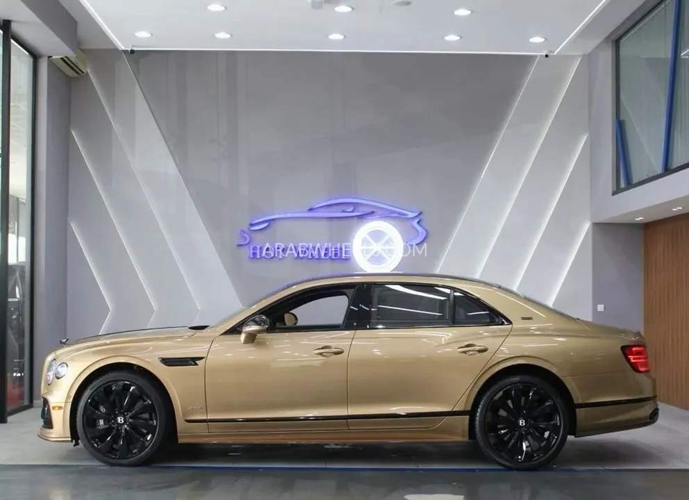 Bentley Flying Spur 2023 for Sale in Dubai Image-3