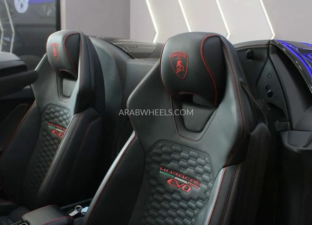 لامبورغيني هوراكان 2023 for Sale in دبي Image-19