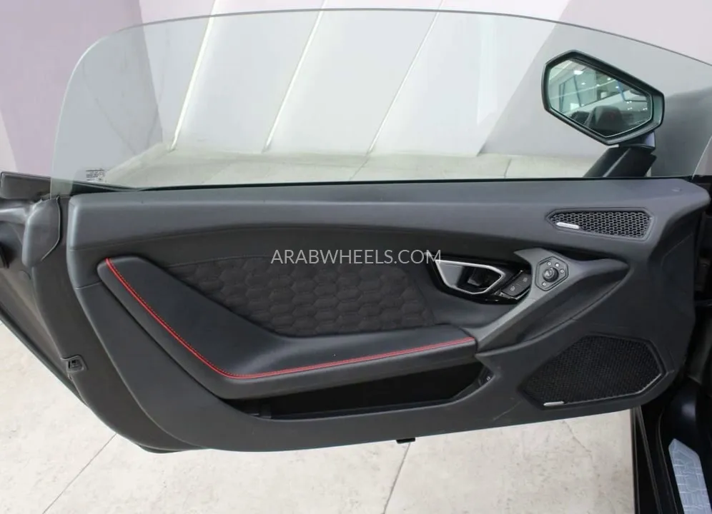 لامبورغيني هوراكان 2023 for Sale in دبي Image-21