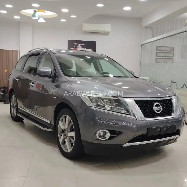 Nissan Pathfinder 2017 for Sale in Sharjah Image-2