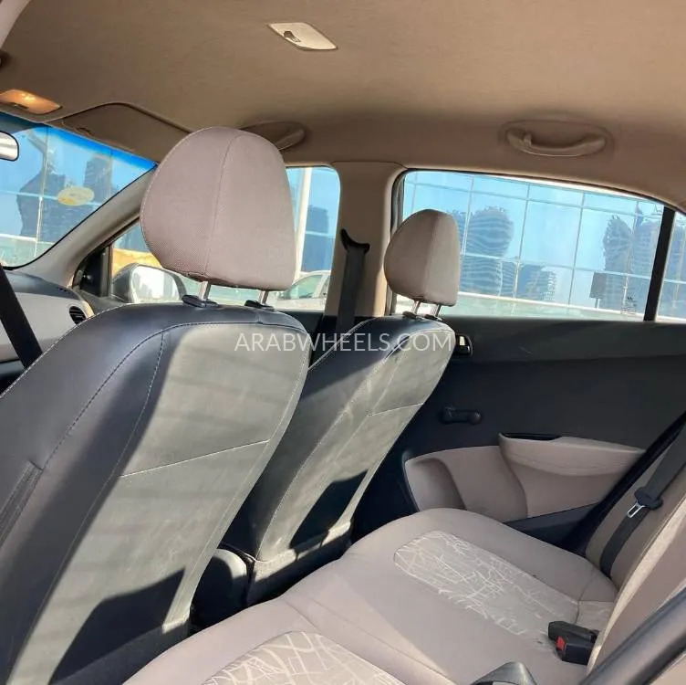 Hyundai Grand i10 2016 for Sale in Sharjah Image-5