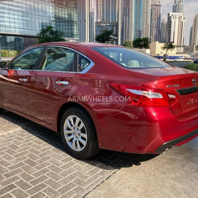Nissan Altima 2017 for Sale in Sharjah Image-6